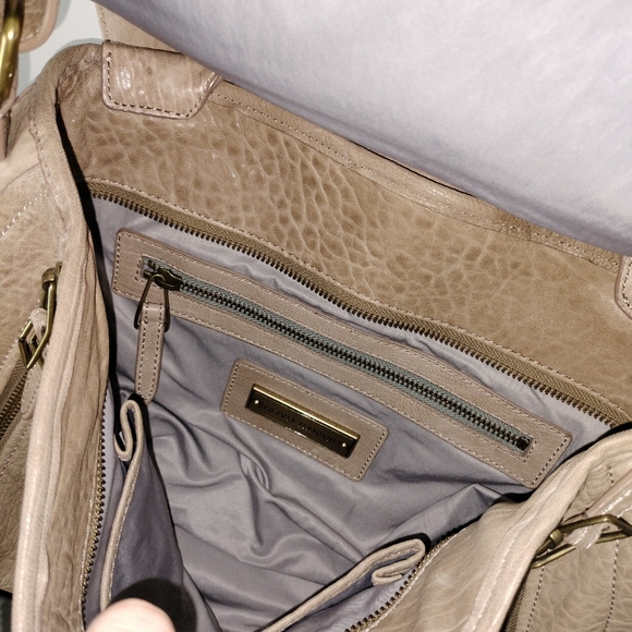🎉HP🎉 Olivia Harris by Joy Gryson Taupe/Grey Leather Messenger Aged w/ Brass HW - Picture 13 of 16